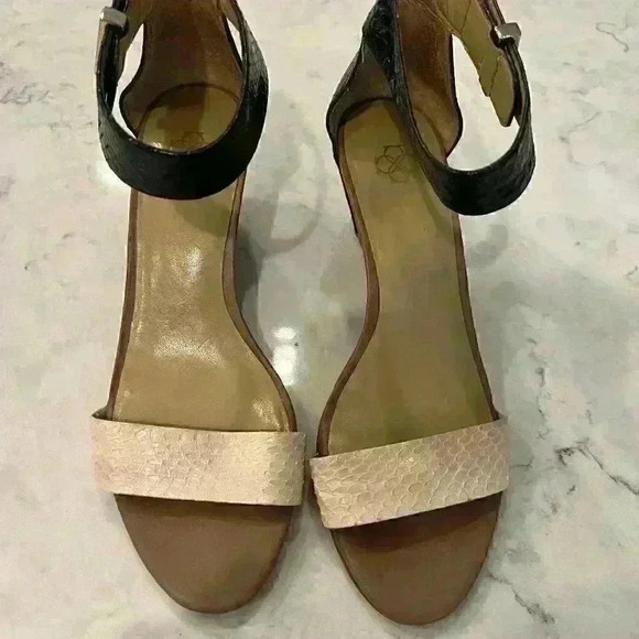 Ann Taylor Black and Cream Wedge Heel Size 7.5 - Picture 1 of 7